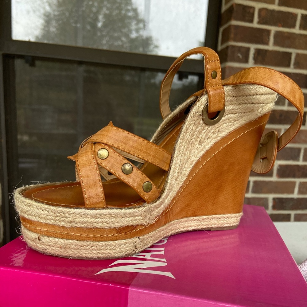 Nature Breeze wedge sandals size 8.5